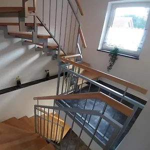 Bumblebee Im Allgäu Ferienhaus Eggenthal